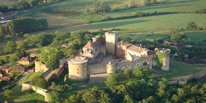 Le Château de Castelnau-Bretenoux, un joyau médiéval en Occitanie